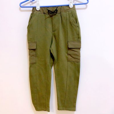 日本品牌 GU 兒童長褲 軍綠休閒長褲 柔軟舒適 輕鬆穿搭 好看帥氣
