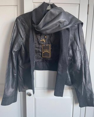 Vivienne Westwood全新帶吊牌設計感圍巾皮衣外