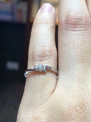 16分天然鑽石戒指，尾戒款式，簡單設計款式適合平時佩戴，現金出清價9380