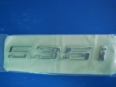 小亞車燈╠ 全新BMW E34 E39 E60 後箱蓋 字体 535I 一組400元