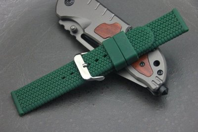 20mm軍錶必備,超值silicone 輪胎紋軍綠色矽膠錶帶不鏽鋼錶扣,雙錶圈,diesel nixon ck