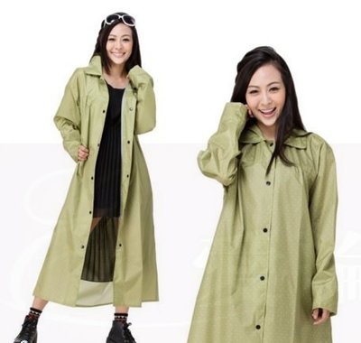 送鞋套+雨衣漂亮 休閒【東伸】俏麗型日式大衣式雨衣-紫色點點(雨衣 風衣 大衣)