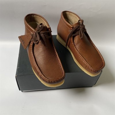 100原廠％CLARKS男款經典Originals Wallabee袋鼠鞋舒適霍爾文短靴中幫