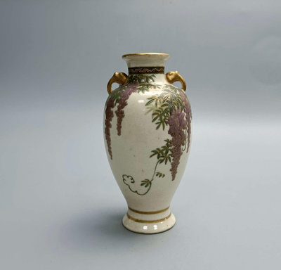 日本 薩摩燒 金彩花紋花瓶一個，中古品有使用痕跡，