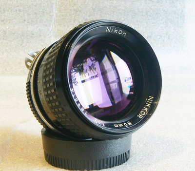 【悠悠山河】收藏級 Nikon Nikkor 85mm F2 AI 大光圈人像鏡 鏡片透亮無刮傷 無霉無霧無垢斑