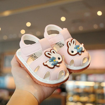 嬰兒鞋女童涼鞋帶聲音 0-2 歲兒童漂亮兔子學步鞋防滑橡膠 Prewalker-滿599免運 巴卡巴卡