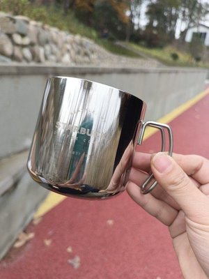 星巴克不鏽鋼杯 文青好氣質露營杯，355ml馬克杯，圖片顏色都可代買（留言）。