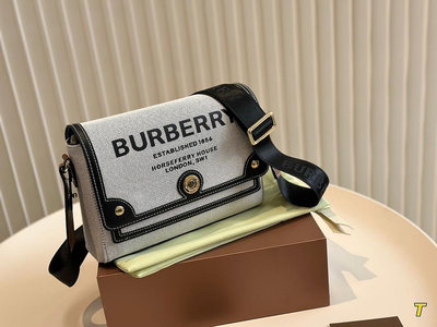 【二手包包】Burberry note 寬肩帶郵差包今天分享這款Burberry note肩包～外層是用的小 NO67027