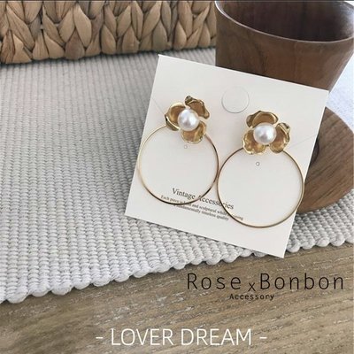 現貨韓國耳環 復古花朵珍珠鏤空 金屬 金色圓形幾何銀針 東大門飾品 耳針耳墜Rose Bonbon R1E007