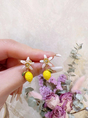 直購#Les Nereides 檸檬和白色花朵綠葉 可愛氣質耳環耳夾耳環