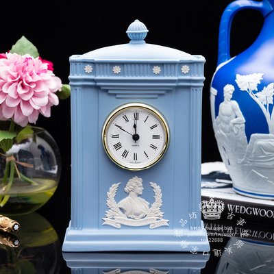 【吉事達】英國瑋緻活 Wedgwood Jasper 女王2002年水藍碧玉浮雕陶瓷桌鐘 時鐘 居家擺飾