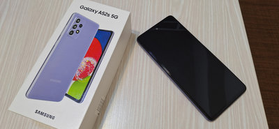 原廠盒裝絢紫豆豆(Awesome Violet)三星SAMSUNG Galaxy A52s 5G 256GB後置四鏡頭手機一元起標無底價