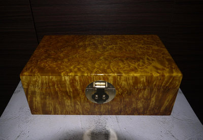 黃金樟珠寶盒、收納盒 六面閃花~ (非檜木、檜木盒、龍柏、肖楠、黃檜、崖柏)~大30cm