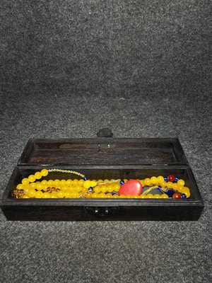黑檀木鑲嵌玉石收藏盒內放朝珠朝珠尺寸長89.54697
