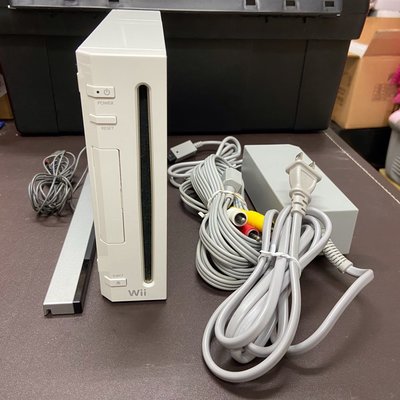任天堂 原廠 Wii 主機 無改機 主機一套 Wii主機 + 變壓器 + 訊號線 + 接收器
