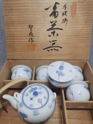 日本“有田燒聖苑作”梅花茶具套：5客蓋杯1茶壺