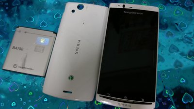 Sony Ericsson LT18i Xperia arc s 功能正常 黑/白色 保存不錯 實機拍攝