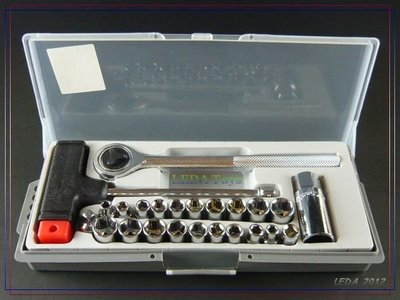 【樂達玩具】台灣製 SC-832 T把套筒工具組 4~13mm 棘輪板手 五金百貨 #SC832
