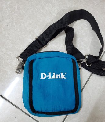 D-Link腰包肩背斜背側背包小包手機證件包藍色帆布背帶格紋材質後蓋有痕跡