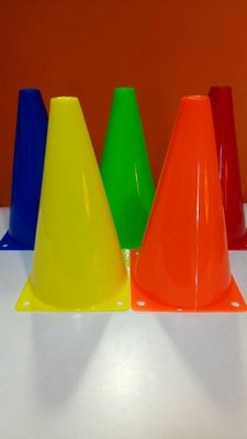 三角錐 五種顏色 黃橘綠紅藍 一個60 / 23cm 高