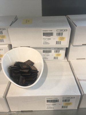 比利時代購巧克力-GODIVA 85% 黑巧克力脆片(3.835kg) 非即期商品，一口包裝市面上非常稀有，比利時限定。