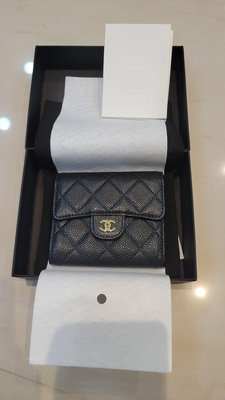 Chanel 全新 經典coco黑色金釦荔枝皮短夾夾