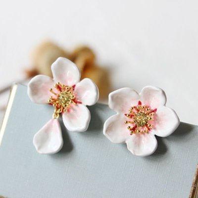 潮款現貨Les Nereides Hanami櫻花限定系列 白色櫻花 不對稱耳環耳釘耳夾-雙喜生活館