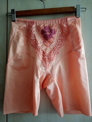 曼黛瑪璉魔幻美型繡花中機能束褲調整型塑身褲（M)