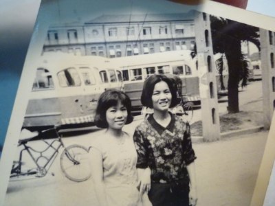 191224~火車站附近!!老公車~少女照~相關特殊(一律免運費---只有一張)老照片