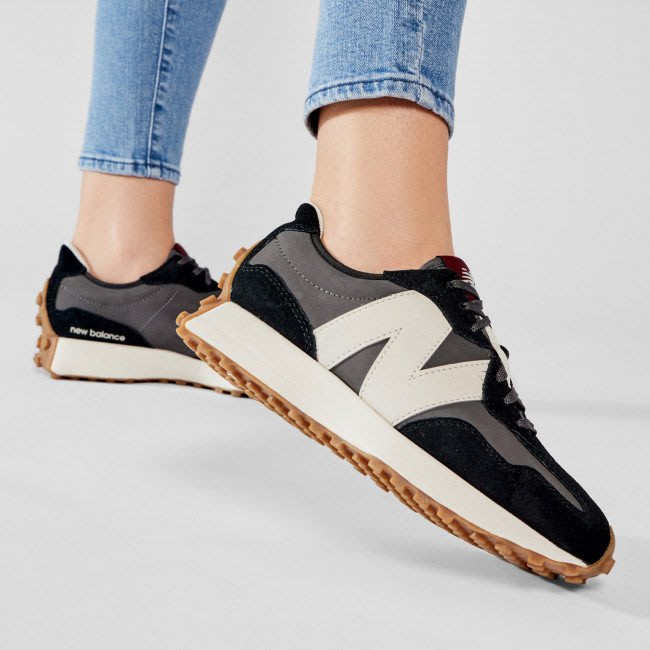 Dr.Shoes】New Balance NB 327 女鞋復古經典運動鞋黑灰米白WS327KC