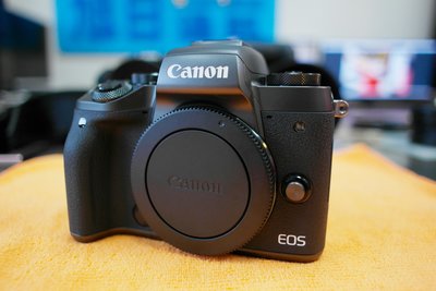 Canon EOS M5 單機身 9成5新 公司貨 盒裝齊