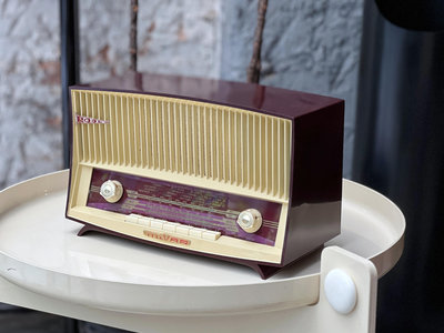 【覓得-一元起標】〔義大利真空管收音機〕老件 藍芽音響 絕版 舊貨 復古 廣播 陳設 裝飾 摩登 vintage 60s