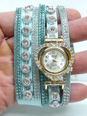 柒零陸晶品//韓國絲絨皮帶鑲鑽新款手鍊型女士高級指針式愛心造型石英手錶(A442)***水藍色***