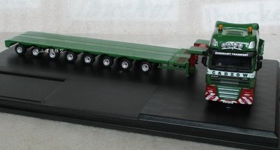 [丸山建機模型店]---DAF 綠色拖車頭+綠色平板拖板車 1/76模型
