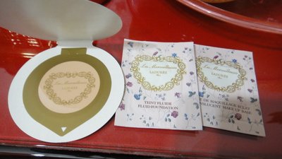 (120元立即購)全新~日本Laduree糖霜柔紗防曬蜜粉餅+隔離霜+粉底液/色號20自然膚~試用3品組