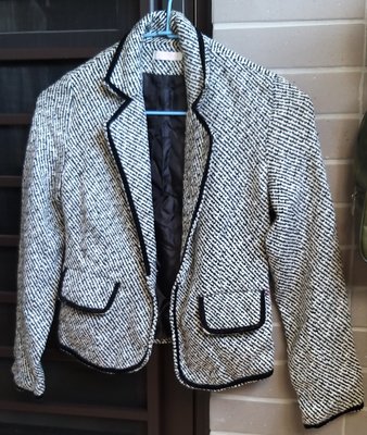 韓版  CASTLE 香奈兒風格 黑白毛尼料 短版外套 需自縫扣子 66號 99元起標 適合S號