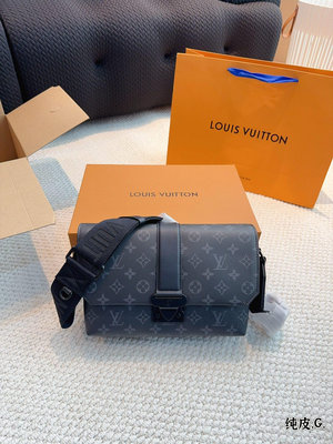 【二手包包】純皮.男生必入超經典LV 郵差包測評又是一期Louis Vuitton男包推薦 LV 男包這兩年 NO147935
