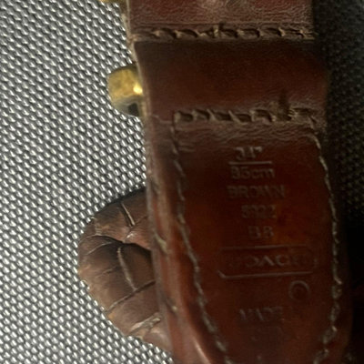 國際品牌Coach編織皮帶真皮3x97cm釦4x4cm(左抽）有使用痕跡