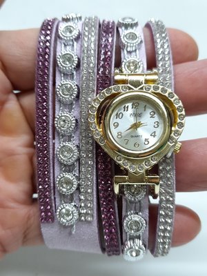 柒零陸晶品//韓國絲絨皮帶鑲鑽新款手鍊型女士高級指針式愛心造型石英手錶(A439)***粉紅色***