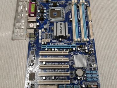【 創憶電腦 】技嘉GA-EP43T-ES3L DDR3 775 腳位 主機板 附檔板 直購價 500元