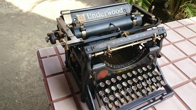 Memory &amp; Memory~Underwood古董打字機.....紅標
