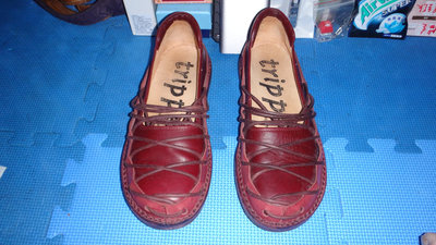 ~保證真品蠻新的女款 Trippen 酒紅色經典洞洞鞋款37號皮鞋 娃娃鞋~便宜起標底價標多少賣多少