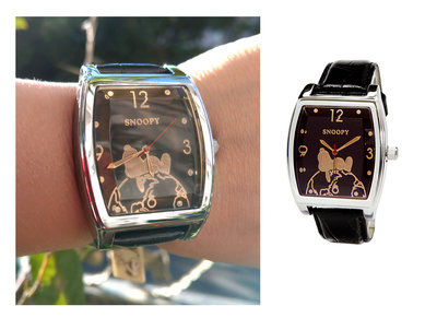 【卡漫迷】 七折出清 Snoopy 方形 皮革錶 黑底銀框 ㊣版 史努比 史奴比 皮革 手錶 男錶女錶 中性錶 水晶錶面