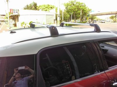 現代 KoNa 本田 HRV  CRV MINI Country Man xc60橫桿超靜音鋁合金通用型 車頂架行李架{適合原車配縱桿.服貼一體式直桿車種安裝}