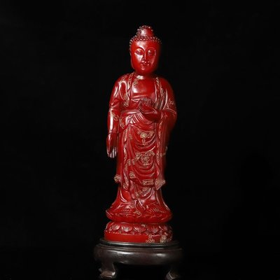 舊藏壽山石紅田黃手工雕刻描金釋迦牟尼佛像一尊，長8.8厘米寬7厘米高26.8厘米，重1161克，180000