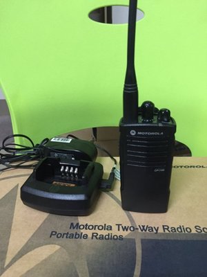 二手翻新 台灣公司貨 MOTOROLA CP1100 防塵防水專業無線電對講機