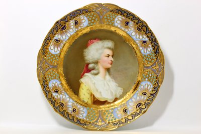 德國古董瓷器 皇家維也納風格(Royal Vienna Style)手繪宮廷仕女人像盤畫師Wagner簽名