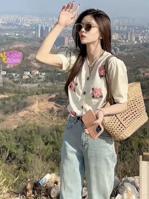 韓國MM =法式立體花朵V領針織小衫T恤女 春夏季新款設計感短袖開衫上衣