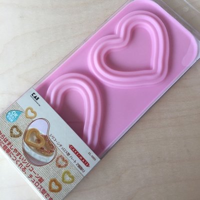 ❤Lika小舖❤日本帶回 全新 貝印 2入 愛心造型 吉拿棒 矽膠膜 蛋糕模 手工皂模 巧克力模 特價出清