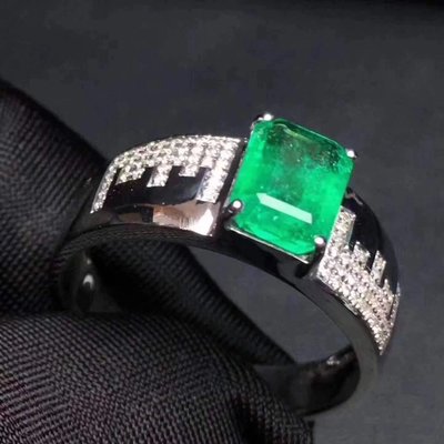 xl32603男款天然祖母綠戒指18K！款式新穎獨特！白金天然鑽石；寶石8/6.2寶石約2.8克拉；戒圈18#